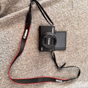 Cannon EOS M200 Content Creator Kit (Free Shipping)